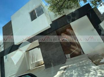 Casa · 250m² · 3 Recámaras · 2 Estacionamientos · Casa en Venta en Valle de Santiago