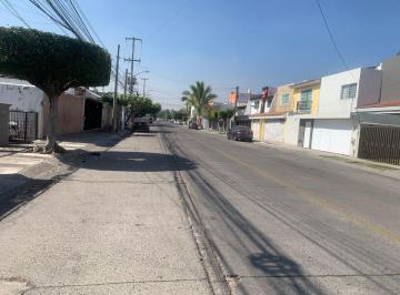 OPORTUNIDAD,Casa remodelada :avaluo 6'200,00 8x25 mts. Ideal habitacional y ofna · Paseos del Sol, Remodelada 5'890,000 4recam 2 en Planta Baja, 3baños, Terraza. Star, Calle Ancha Bonit
