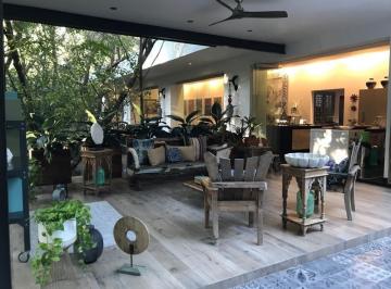 Casa de 4 habitaciones, Zapopan · Casa en Venta en Las Cañadas