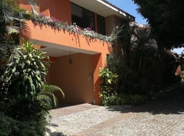 Casa de 2 habitaciones, Cuernavaca · Casa Amplia con Doble Seguridad Estilo Cuernavaca