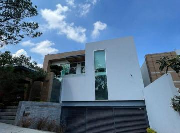1f1ed357c53fd06fe4328024a4656a840be03285f5a5757838932930f10935b5 · Residencia en Venta Bugambilias 2da Seccion
