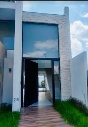 Casa · 489m² · 4 Recámaras · 3 Estacionamientos · Casa en Venta Fracc. Lomas de Angelopolis - (4)
