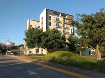 Departamento de 3 habitaciones, San Pedro Tlaquepaque · Remate de Hermoso Penthouse, Iteso, Parques del Bosque, Dos Pisos, Tres Recámaras
