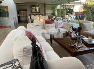 Casa · 566m² · 3 Recámaras · 4 Estacionamientos · Casa en Venta en Jardines del Pedregal