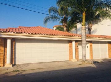Casa · 436m² · 3 Recámaras · 6 Estacionamientos · Casa en Venta - (4)