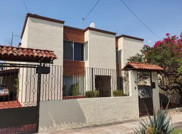 Casa de 6 habitaciones, Zapopan · Casa en Venta Residencial Victoria Esquina, Habitacional, Consultorio, Oficinas