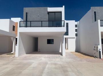 e25fc28782de4c007780586a7bc33438292fcd41d5350ce61f906f7b62788087 · Casa en Privada Fontana con Numerosas Amenidades y Cerca de La Isla