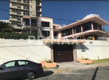 Casa uso de suelo · 949m² · 5 Estacionamientos · Casa Comercial en Renta - (4)