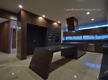 Casa en condominio · 632m² · 4 Recámaras · 6 Estacionamientos · Casa en Venta de Lujo en Bosque de Los Lagos