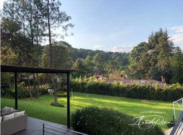 Casa · 650m² · 4 Recámaras · 4 Estacionamientos · Venta Espectacular Casa en Club de Golf Avándaro