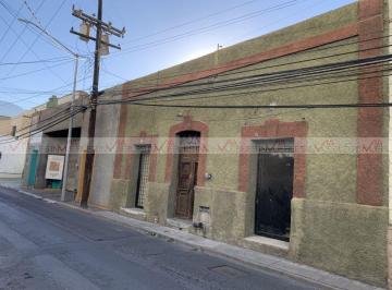 Casa uso de suelo · 852m² · 15 Recámaras · 26 Estacionamientos · Casa con Uso de Suelo en Venta en Monterrey