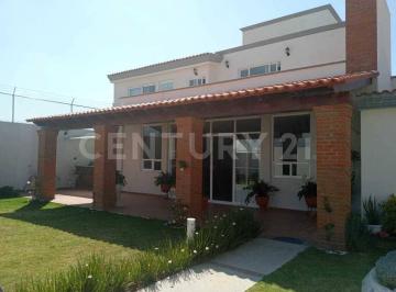 Casa · 337m² · 3 Recámaras · 4 Estacionamientos · Casa en Venta - Metepec, Atlixco