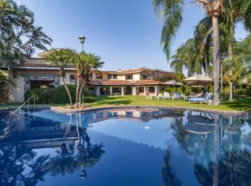 Casa de 8 habitaciones, Jiutepec · Casa en Venta en Cuernavaca
