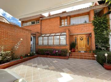 Casa de 4 habitaciones, Huixquilucan · Casa en Fraccionamiento con Seguridad en Huixquilucan