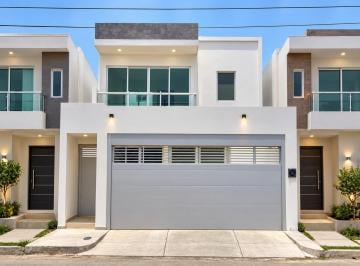 Casa de 3 habitaciones, Boca del Río · Casa en Venta en La Tampiquera con Rec. en P. B.
