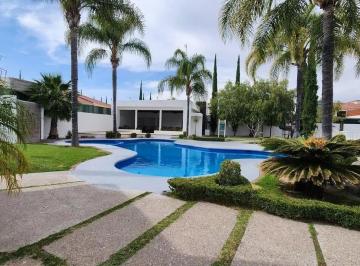 Casa de 5 habitaciones, Aguascalientes · Venta Casa Aguascalientes 5 Recámaras 7a Porta Canteras Vigilancia Alberca Junto Uvm