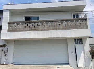 Casa · 370m² · 3 Recámaras · 6 Estacionamientos · Casa en Venta en Hidalgo, Tijuana, Baja California.