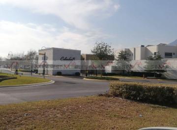 Casa · 450m² · 3 Recámaras · 2 Estacionamientos · Casa en Venta en La Joya Privada Residencial
