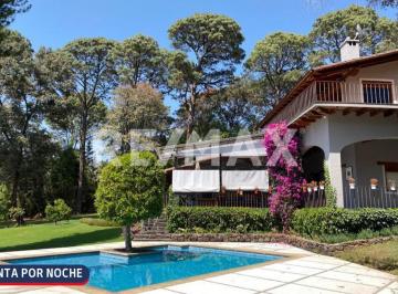 Casa · 1143m² · 5 Recámaras · 4 Estacionamientos · Casa en Renta por Temporada - (4)