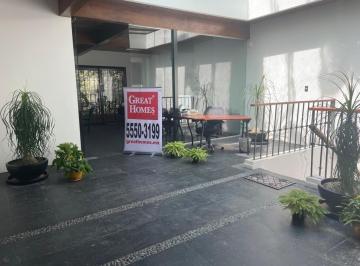 Acceso a segundo nivel · Linda Casa Para Oficina 295 m² (2 Nivel) en Renta en La Flor
