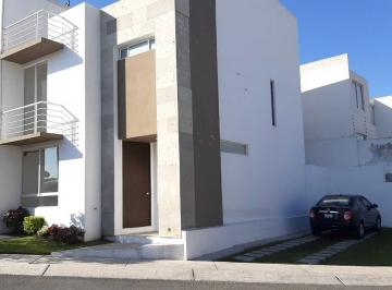 Casa en condominio de 4 habitaciones, El Marqués · Casa en Renta en Zona El Mirador