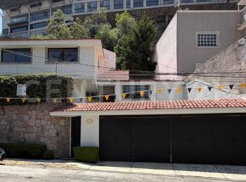 Casa · 345m² · 3 Recámaras · 2 Estacionamientos · Residencia con Amplio Jardín y Gran Distribución en Lomas de Tecamachalco
