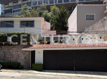 Casa · 345m² · 3 Recámaras · 2 Estacionamientos · Residencia con Amplio Jardín y Gran Distribución en Lomas de Tecamachalco