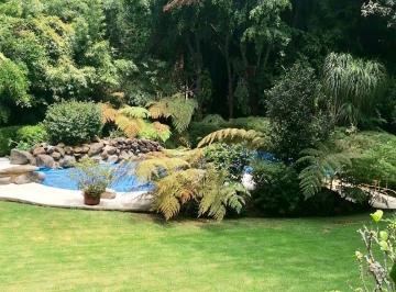 Casa de 4 habitaciones, Valle de Bravo · Venta Magnifica Casa Club de Golf Avandaro