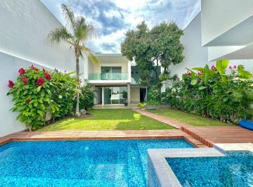 Casa de 3 habitaciones, Cuernavaca · Moderna Casa en Privada Cerrada en Zona Dorada