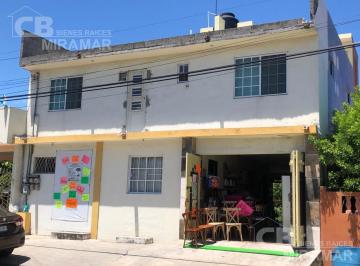 Casa · 240m² · 5 Recámaras · Casa - Lucio Blanco