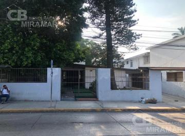 Casa · 380m² · 3 Recámaras · Casa - Unidad Nacional