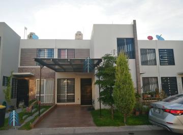 Casa en condominio de 3 habitaciones, Tlajomulco de Zúñiga · Hermosa Casa de Dos Niveles en Coto