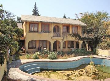 Casa de 5 habitaciones, Cuernavaca · Venta Casa Antigua C/terreno, No Tiene Vigilancia Para Negocios o Desarrollo, Lomas de Atzingo, Nte.