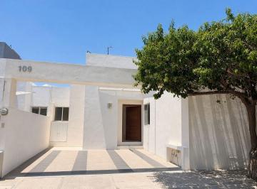 6a82bbb1b57d2d7e1bd5f676931448e627a7eb48dbac6f76308e29fddb347d22 · Casa de un Piso en Trojes San Cristóbal