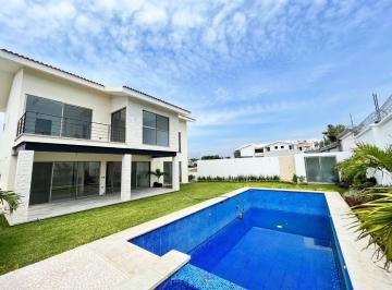 Casa · 353m² · 4 Recámaras · 3 Estacionamientos · Club de Golf Paraiso