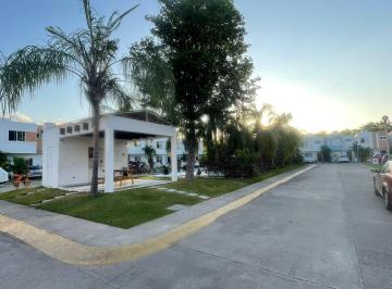 NO INTERMEDIARIOS , NO BROKERS Vendo casa oportunidad full equipamiento ,excelen · Vendo Casa Residencial en Playa del Carmen