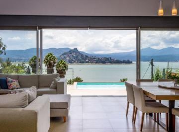 Casa · 301m² · 4 Recámaras · 6 Estacionamientos · Casa en Venta - (4)