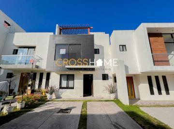 Casa en condominio de 3 habitaciones, El Marqués · Magnifica Casa en Renta de 3 Rec con Roof Garden en Zibatá