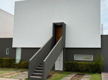 Casa en condominio de 3 habitaciones, El Marqués · Casa en Renta en El Mirador