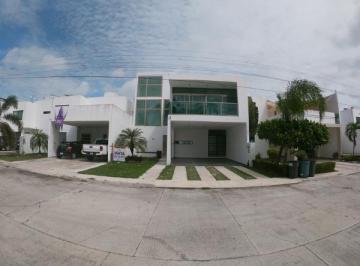 Casa de 3 habitaciones, Carmen · Casa en Venta en Fracc. Residencial del Lago, Carmen, Campec