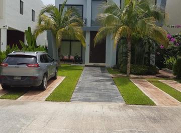 Casa de 5 habitaciones, Solidaridad · Vendo Casa 5 Rec en Playa del Carmen