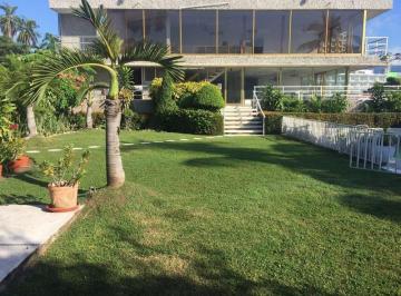 Casa · 4 Recámaras · 2 Estacionamientos · Casa en Renta en Acapulco