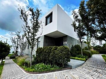 Casa en condominio de 4 habitaciones, San Andrés Cholula · Casa en Venta en Esquina, con 4 Recámaras en Lomas de Angelópolis II
