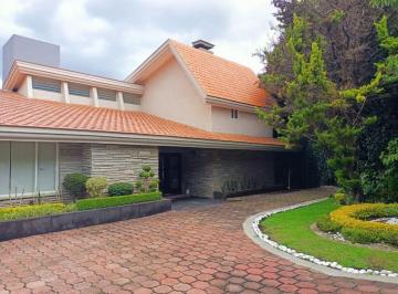 Casa · 1000m² · 3 Recámaras · 5 Estacionamientos · Casa en Venta en Condado de Sayavedra