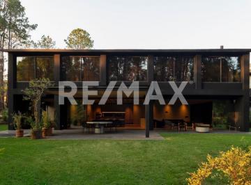 Casa en condominio · 366m² · 4 Recámaras · 2 Estacionamientos · Casa en Condominio en Venta - (4)