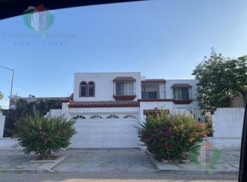 Casa · 265m² · 4 Recámaras · 2 Estacionamientos · Se Vende Bonita Casa en Huatabampo, Sonora, Excelente Ubicación