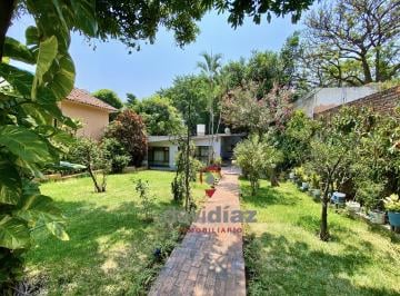 Casa de 4 habitaciones, Cuernavaca · Casa en Venta en Cuernavaca, Acapantzingo, con Gran Jardín y Terrazas.