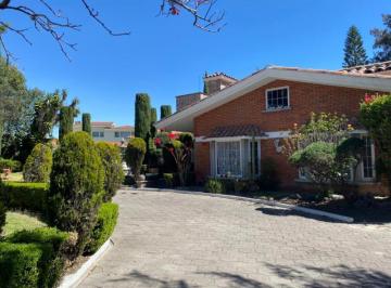 Casa · 660m² · 4 Recámaras · 6 Estacionamientos · Casa en Venta en Cipreses Zavaleta