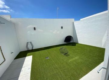 Casa · 110m² · 3 Recámaras · 2 Estacionamientos · En Venta Casa Entre El Refugio y Zibata, 3 Recamaras, 2.5 Ba