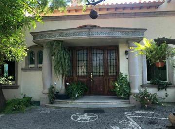 Casa · 475m² · 7 Recámaras · 10 Estacionamientos · Casa en Venta en El Campanario